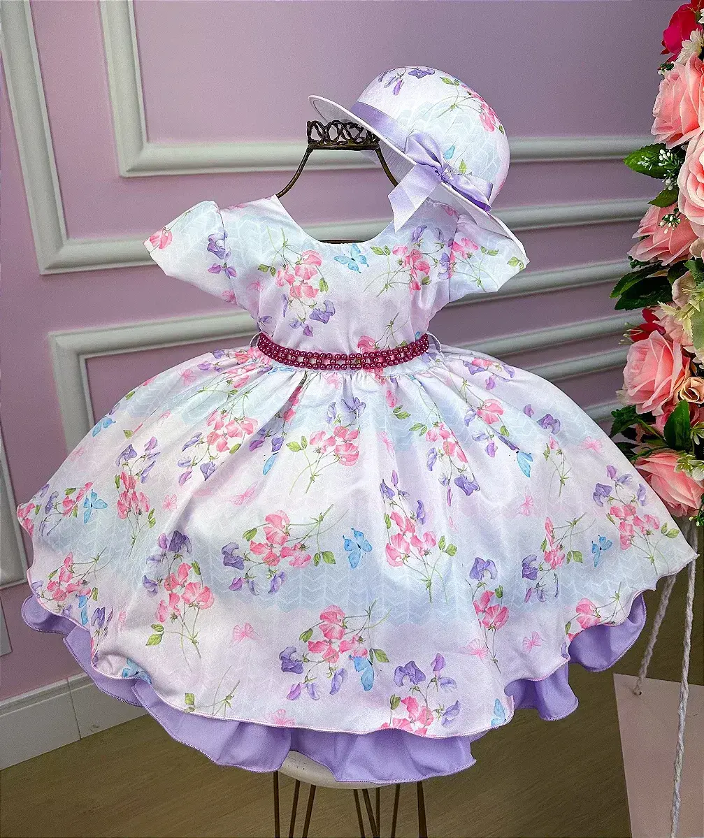 Vestido chapeu lilas flores e borboletas