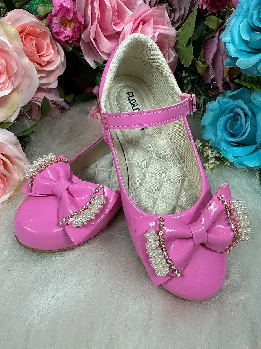 Sapatilha rosa chiclete perolas neide