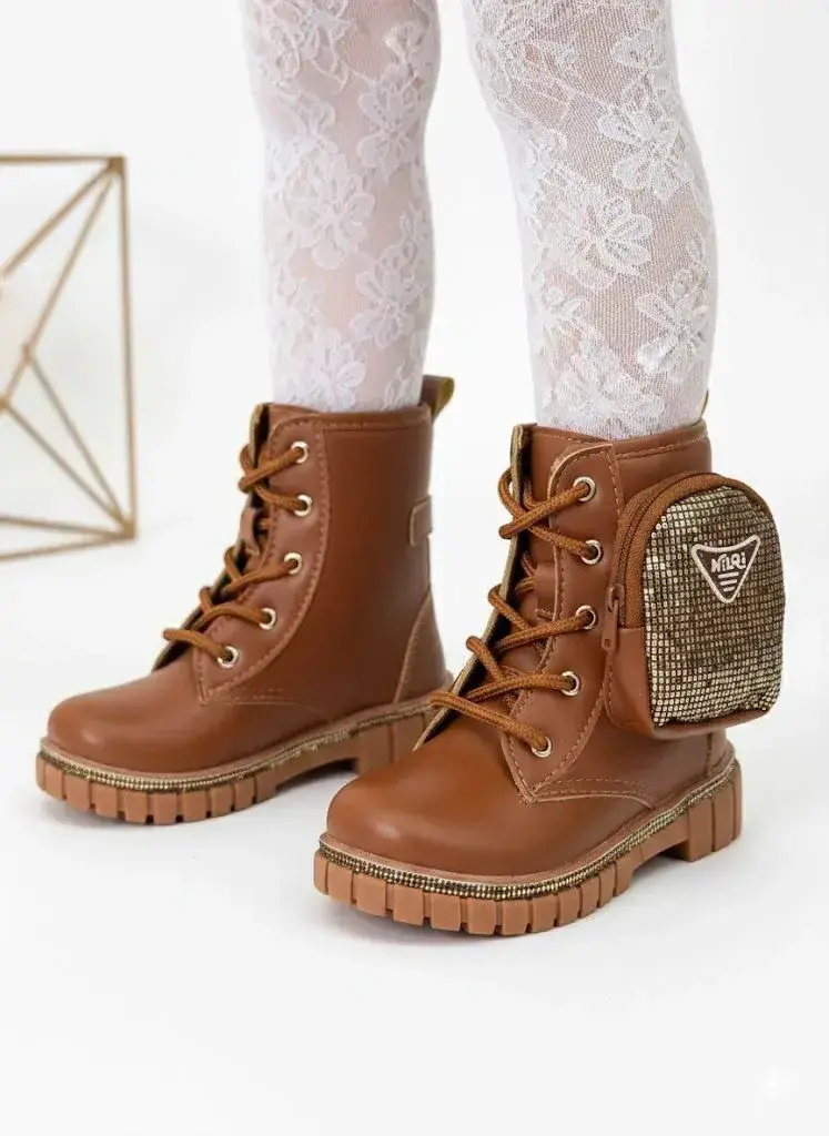 Bota coturno nilqi malu bolsinha cano baixo marrom caramelo